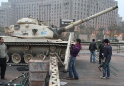 Mısır ordusu Hüsnü Mübarek'in planına destek çıktı