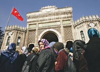 Hukukçulardan ikna odalarına suç duyurusu