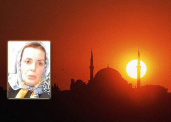 Biz Müslümanız filmde elbette cami olacak