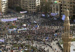 Mısır'da Tahrir Meydanı'nda çatışmalar çıkıyor