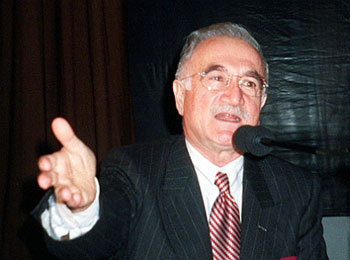 Özden'e göre Said Nursi Enstitüsü irticadır!