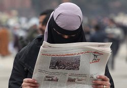 Hükümet gazeteleri de Mübarek'e sırtını döndü