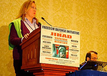 Peygamberimize hakaret eden ırkçıya ceza