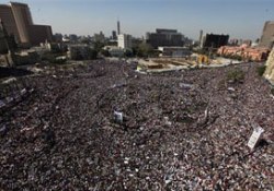 1 milyon Mısırlı yeniden Tahrir'de