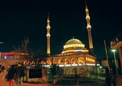Ali Molla Camisinin açık alanı kapatılıyor