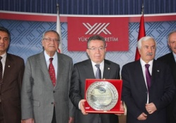 YÖK Başkanı'na 'İnsani Değerler' ödülü