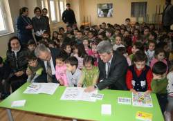Miniklere Trafik kurallarını boyayarak öğrenecek