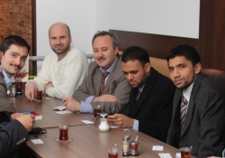 Obama´nın sağ kolu Almanya´da müslümanlarla görüştü