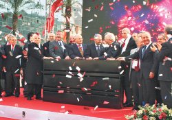 İzmir-İstanbul Otoyolu'nun temeli atıldı
