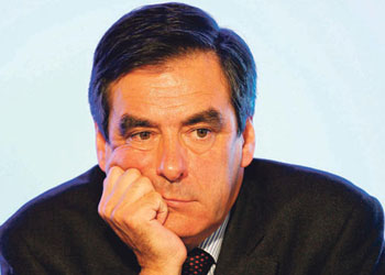 İslam'ı değil laikliği tartışmalıyız