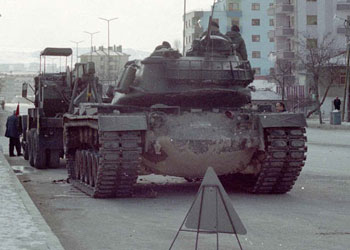 Mağdurlardan 28 Şubat'a suç duyurusu