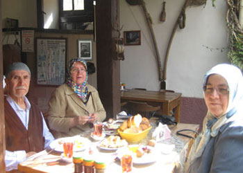 Babam Said Nursiyi Konyada tutmak istedi