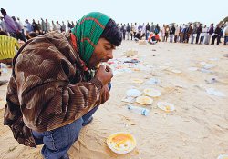 Libya'da 1 milyon insan acil yardım bekliyor