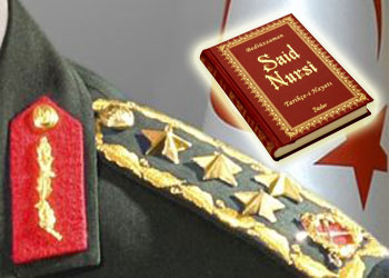 Generalin evinde Said Nursi kitapları var!