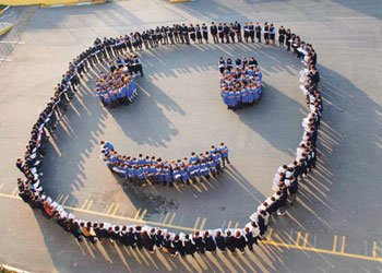 Mardinli çocukların yüzünü güldüren ağaç