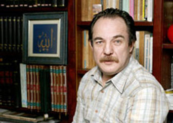 Mevlana ve Said Nursi'ye kim saldırırsa...