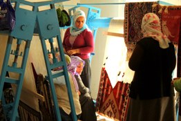 Yoksul aileler meslek öğreniyor