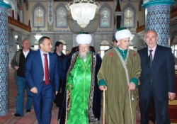 Kur'an, Mekke'de nazil, Mısır'da okundu, İstanbul'da yazıldı