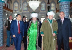 Of, Şeyhülislam Talgat Tacettin'i ağırladı