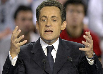 Sarkozy, Müslümanlara savaş mı açtı?