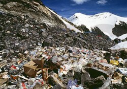Everest çöplüğe döndü
