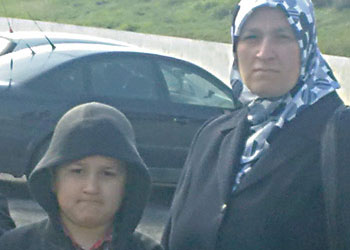 Başörtülüysen buraya giremezsin!