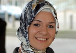 Başörtülü vekil Dünya liderlerinin katıldığı Enstitünün konuğu