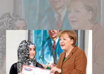 Merkel'den başörtülü öğrenciye ödül