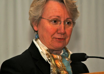 Alman Bakan: 'İslam Dini beni büyülüyor'