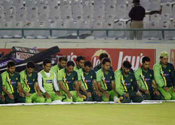 Yeşil sahalarda dua manzaraları-FOTO