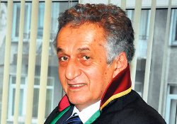 12 Eylül'e dava açan Sacit Kayasu'ya da iade-i itibar