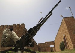 Kaddafi güçleri Misrata'yı vuruyor