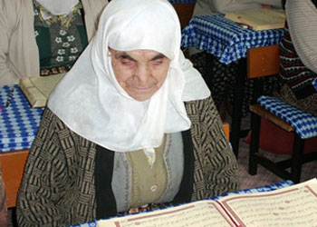 Fatma Teyze, 86 yaşında Kur'an öğrendi
