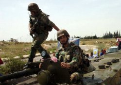 Suriye ordusu Banyas'a tanklarla baskın düzenledi