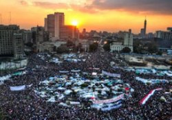 Tahrir Meydanı yine karıştı: 20 yaralı