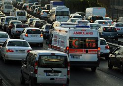 Trafik polislerine ambulans uyarısı