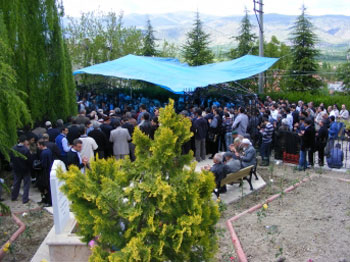 Ali İhsan Tola dualarla yad edildi