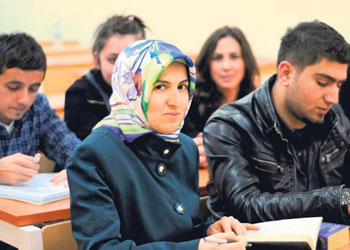 5. üniversitesini okuyan avukat...