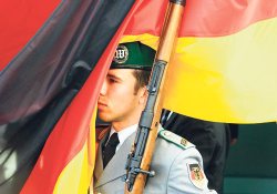 Alman gönüllü askerler görevde