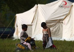 Simav'da vatandaşlar yine sokakta sabahladı