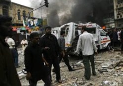 Pakistan'da NATO tankerine bomba: 16 ölü