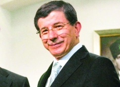 Ahmet Davutoğu Libya'ya gidiyor