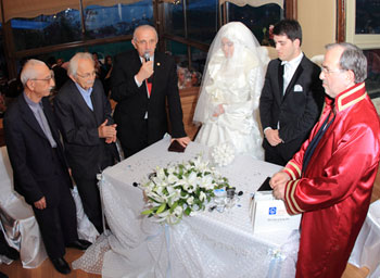 Üstadın talebeleri nikah şahidi oldu