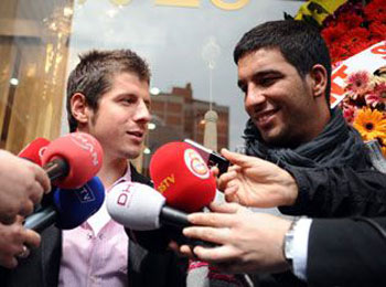 Futbolcular Belçika'da cuma namazı kıldı