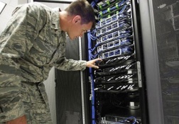 İspanyol polisi, ''Anonymous''un 3 temsilcisini yakaladı