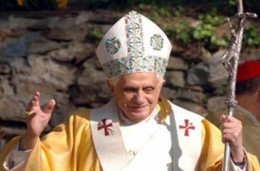 Papa, Katolikleri aile konusunda uyardı