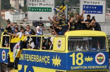 Fenerbahçeli futbolcular Umre yolcusu