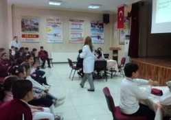 İlköğretim öğrencileri 3 yabancı dili birden öğrendi