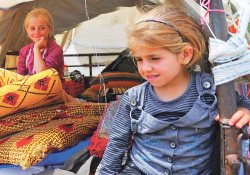 Türkiye sınırın Suriye tarafında yardım başlatıyor