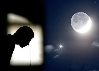 Ay tutuluyor, bu akşam husuf namazı vakti!